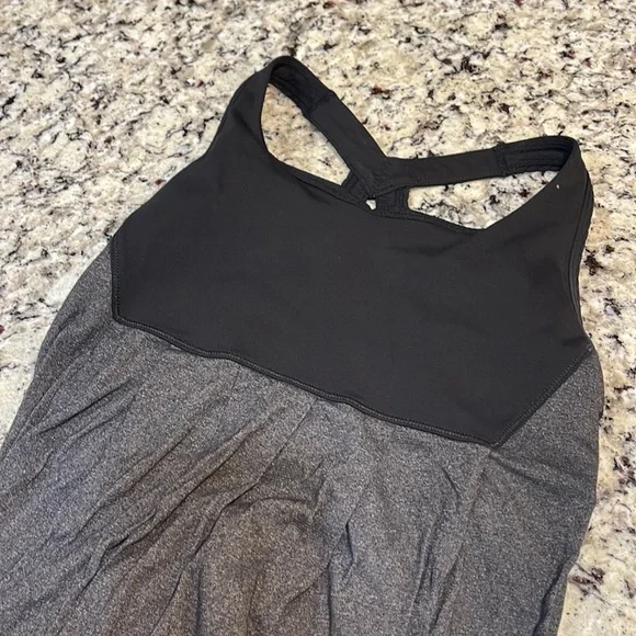Lululemon Womens Tank Top with Built in Bra Size 4 - Picture 2 of 5